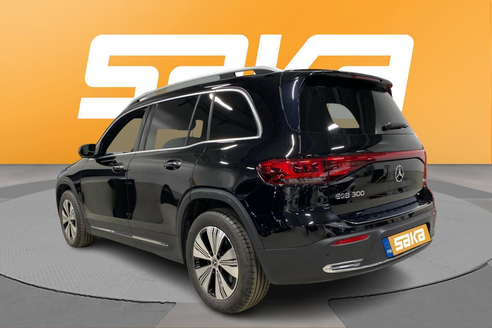 MERCEDES-BENZ EQB 2023