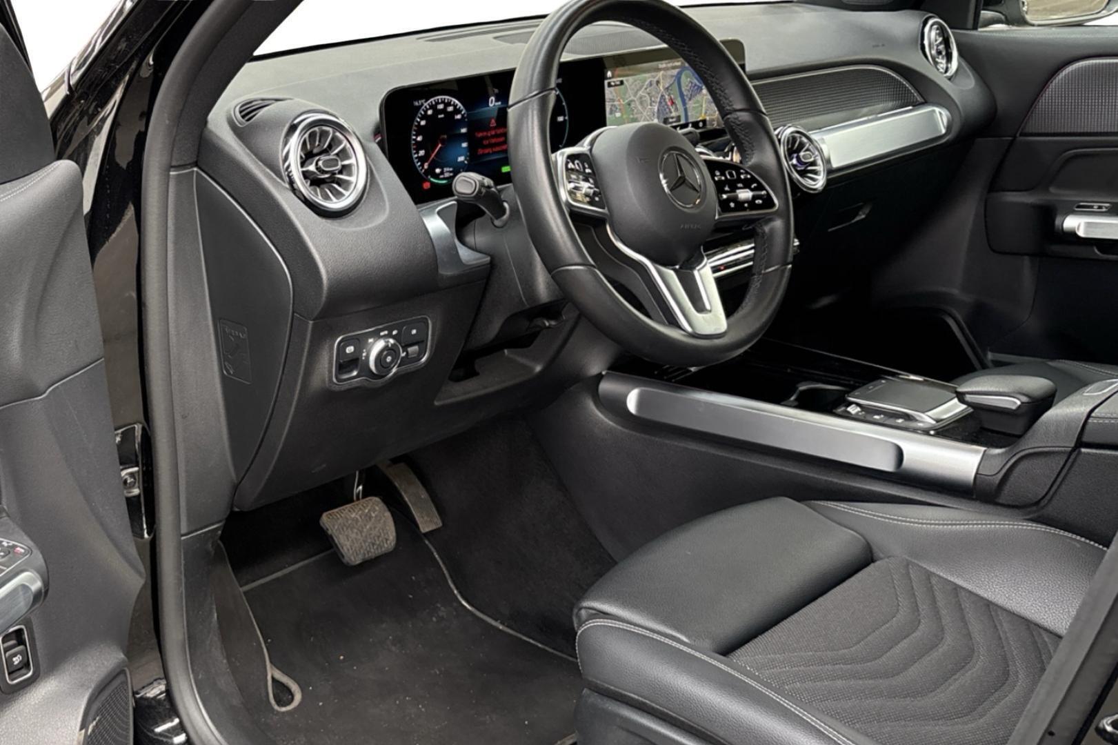 MERCEDES-BENZ EQB 2023