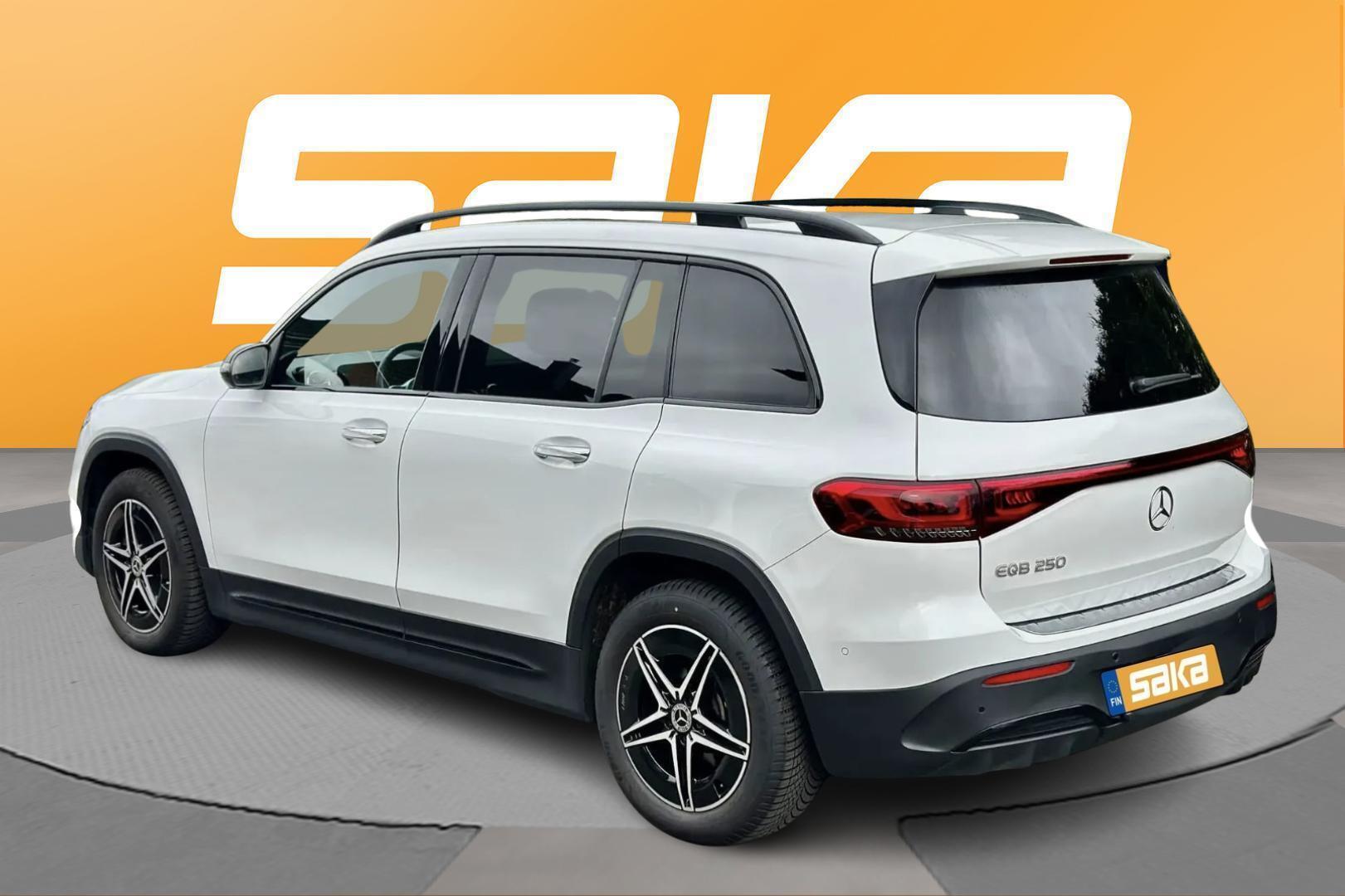 MERCEDES-BENZ EQB 2023