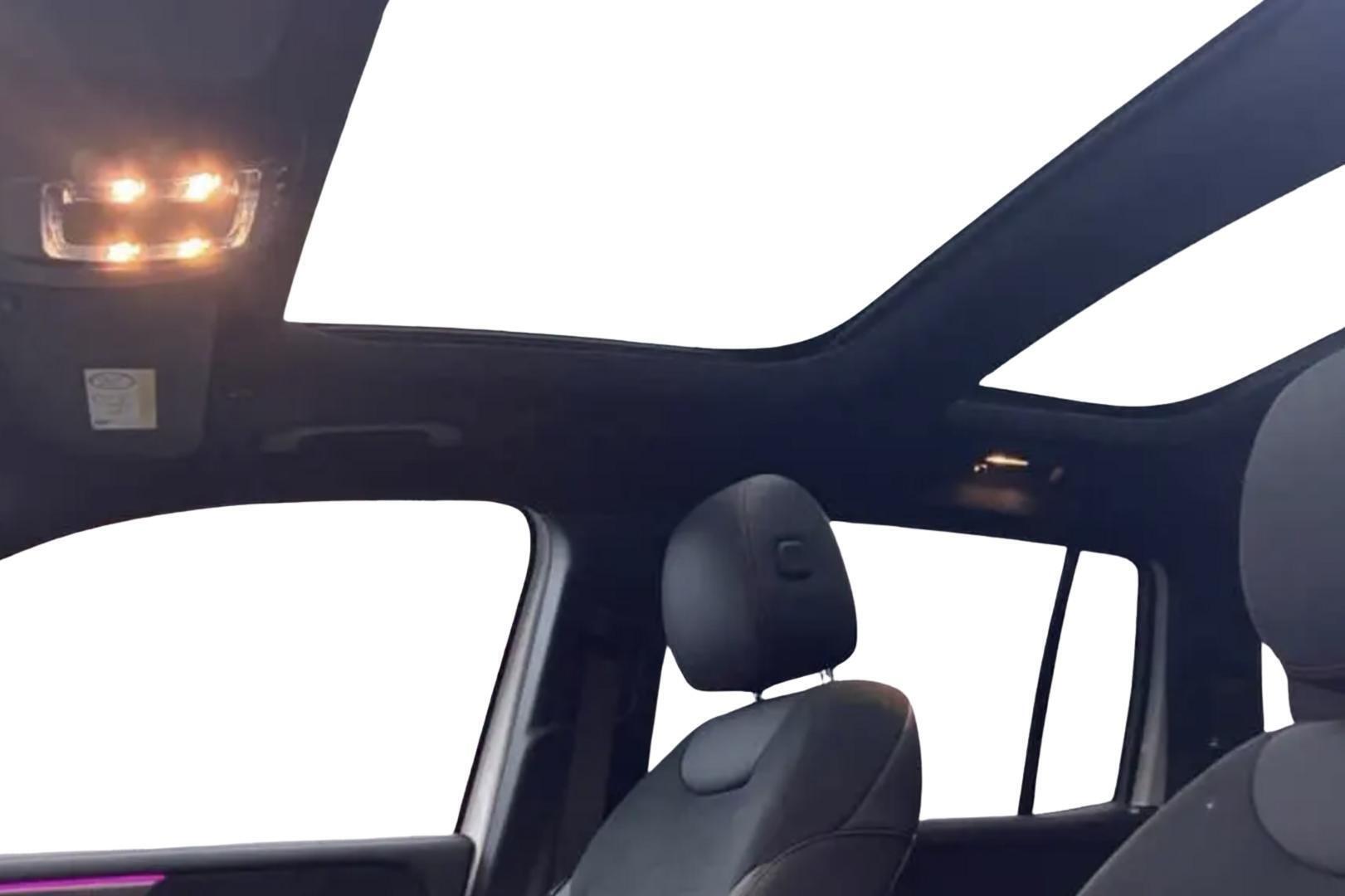 MERCEDES-BENZ EQB 2023