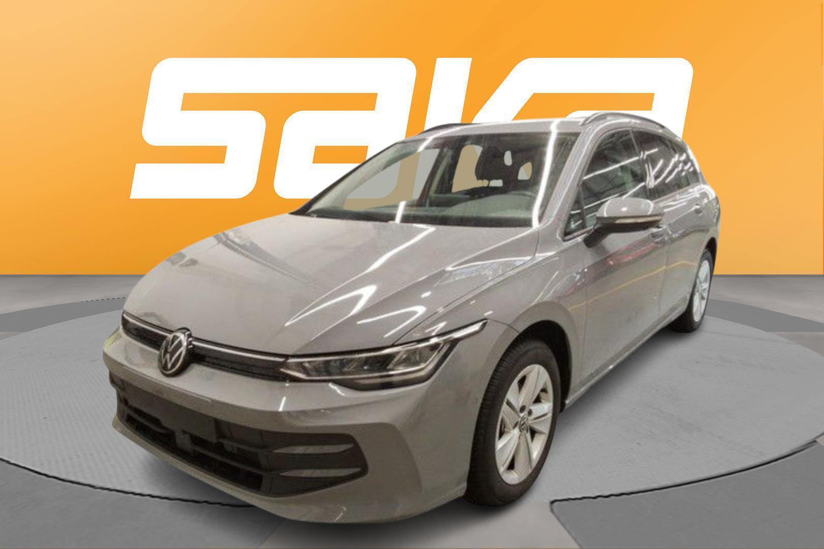 VOLKSWAGEN Golf 2025