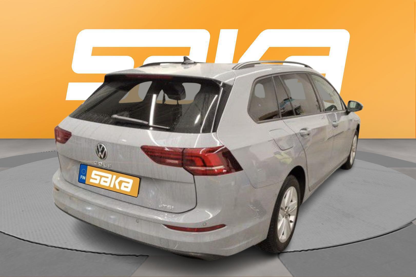 VOLKSWAGEN Golf 2025