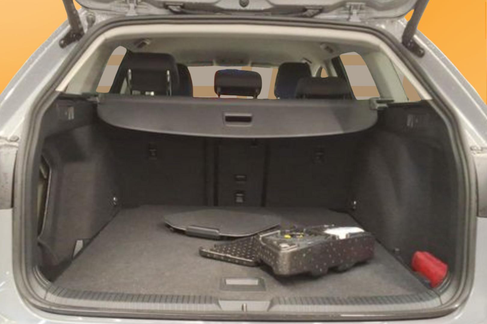 VOLKSWAGEN Golf 2025