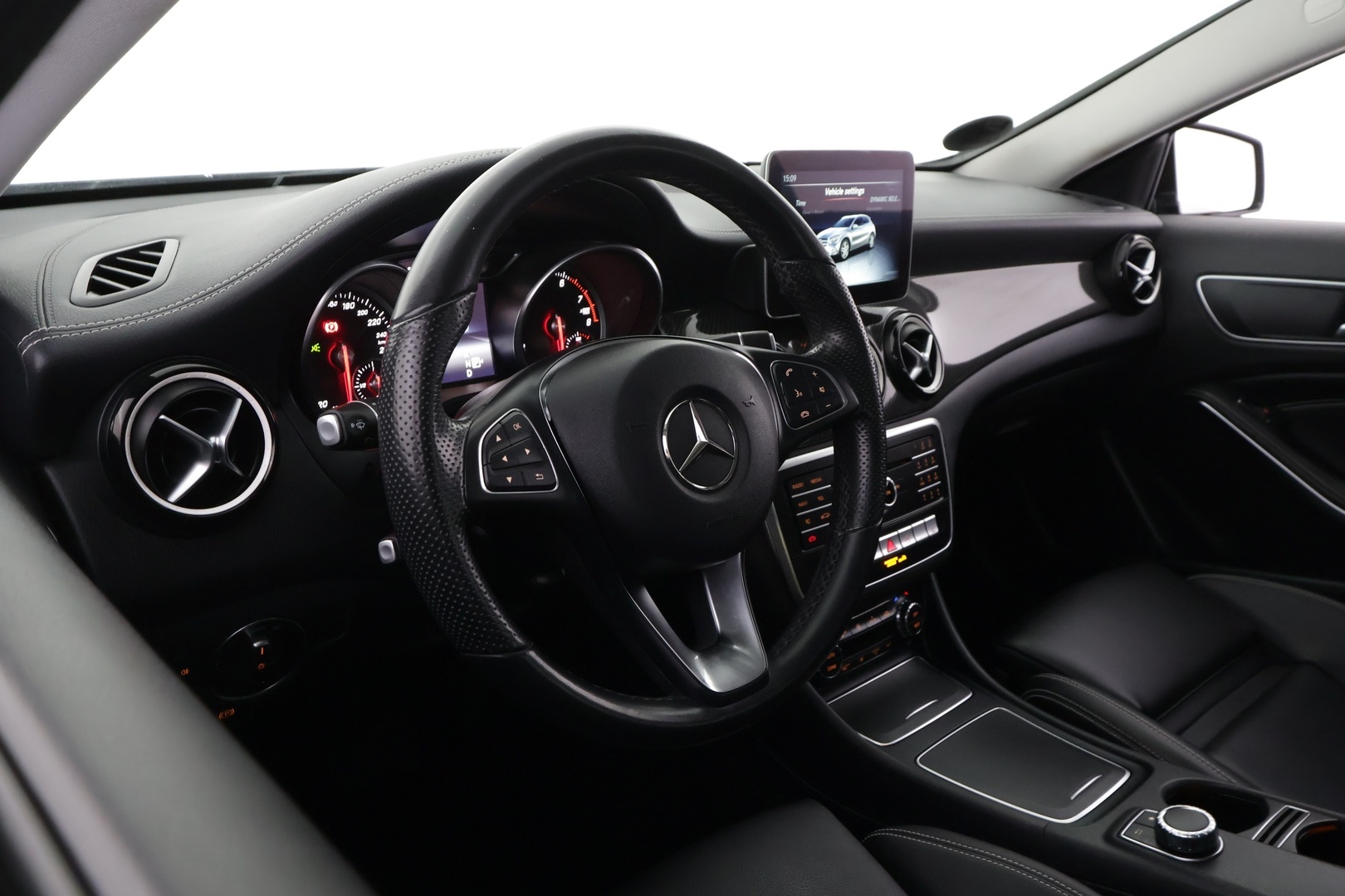 MERCEDES-BENZ GLA 2019