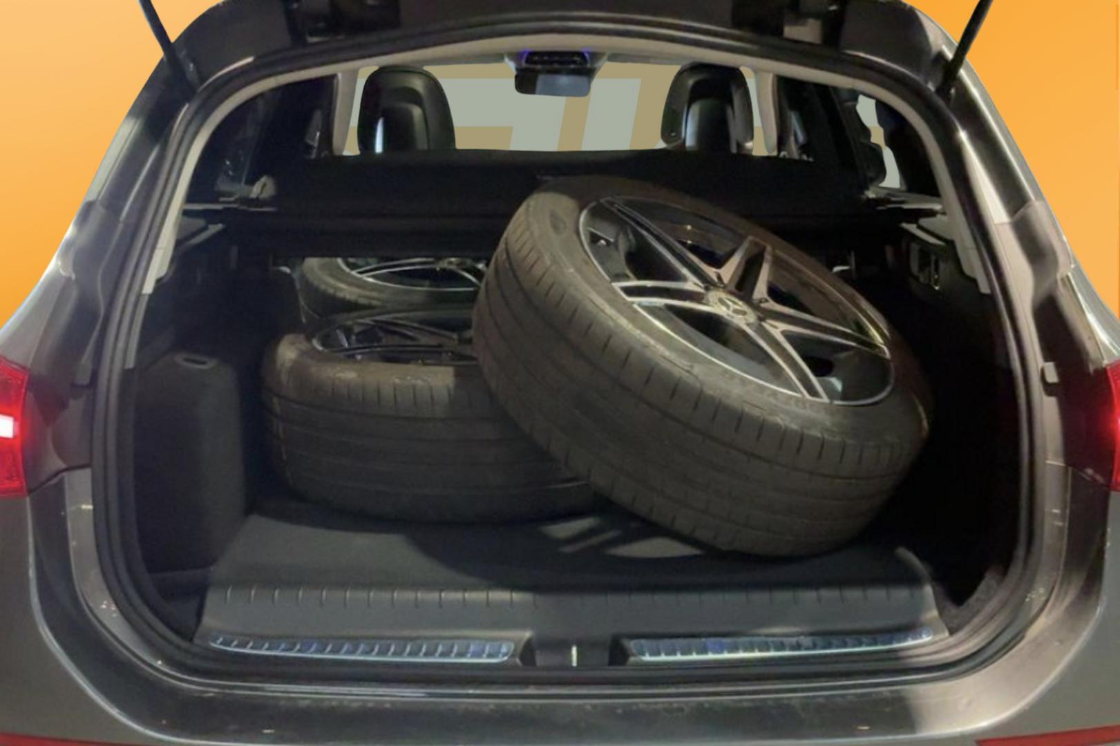 MERCEDES-BENZ C 2024