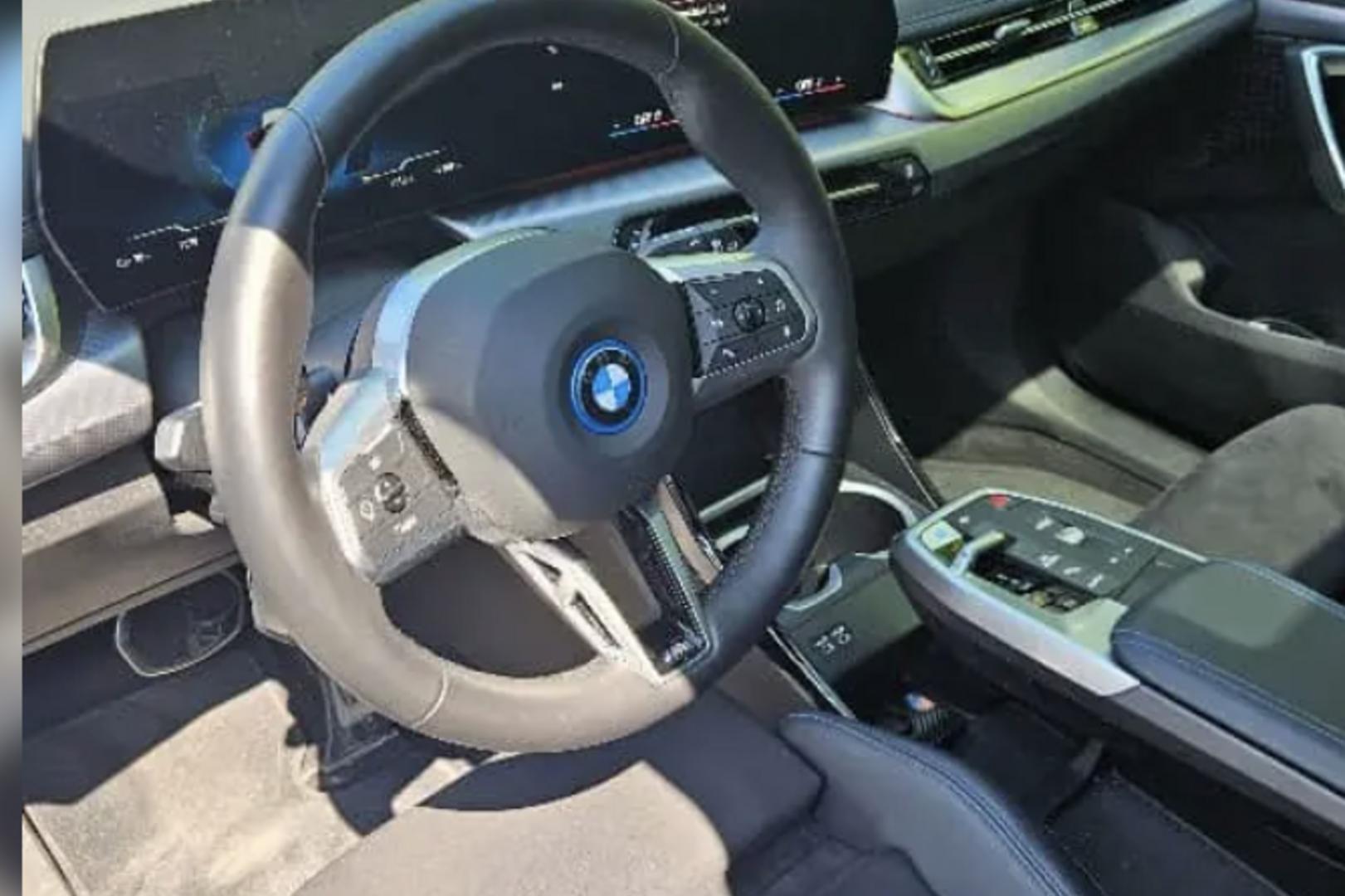 BMW iX1 2024