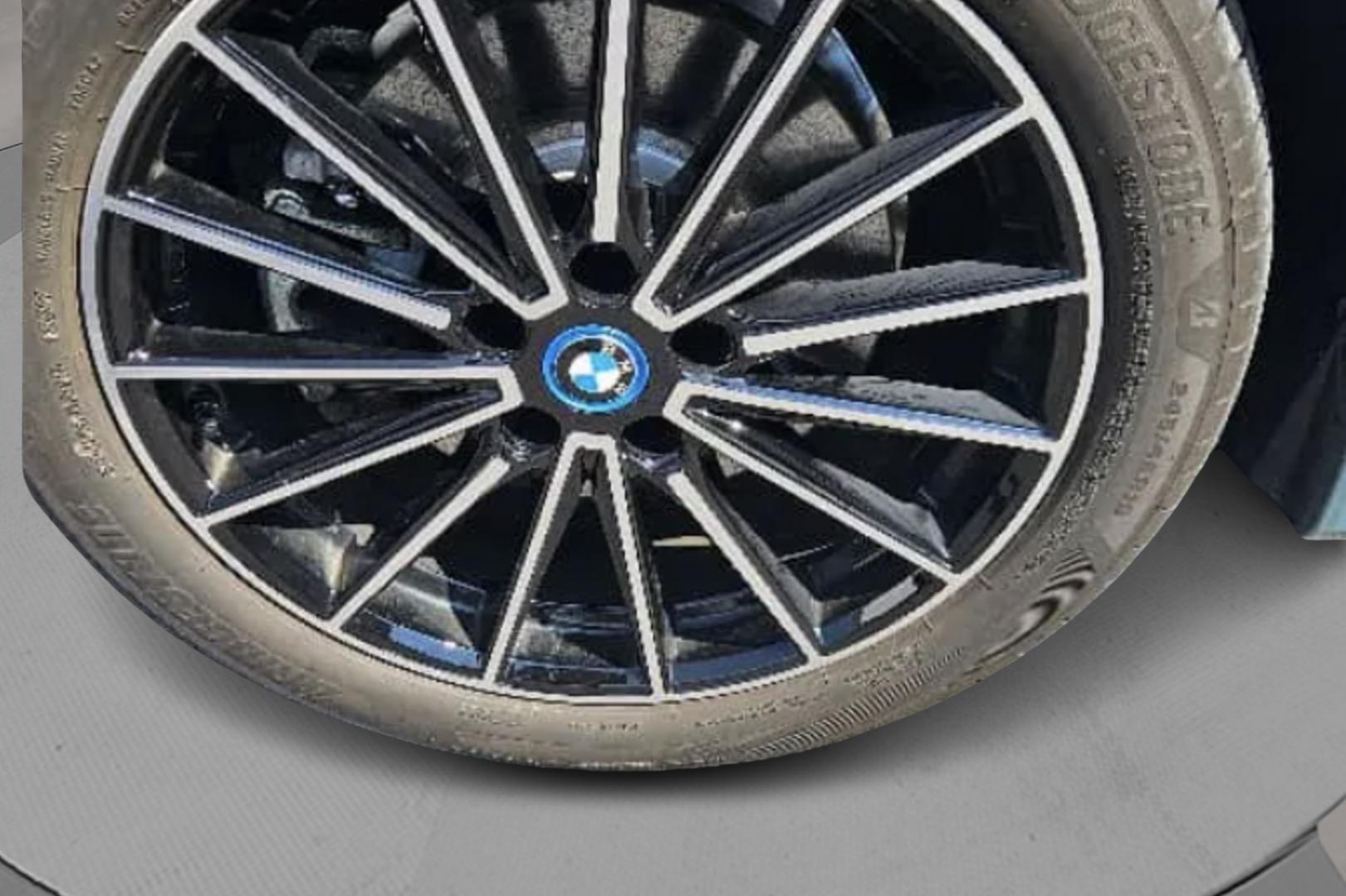 BMW iX1 2024