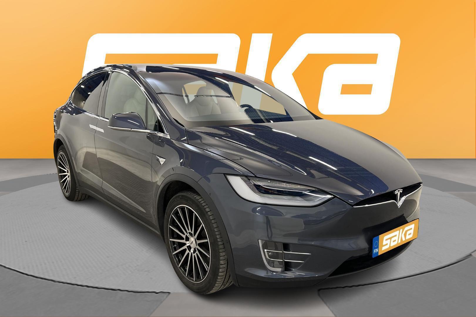 TESLA Model X 2020