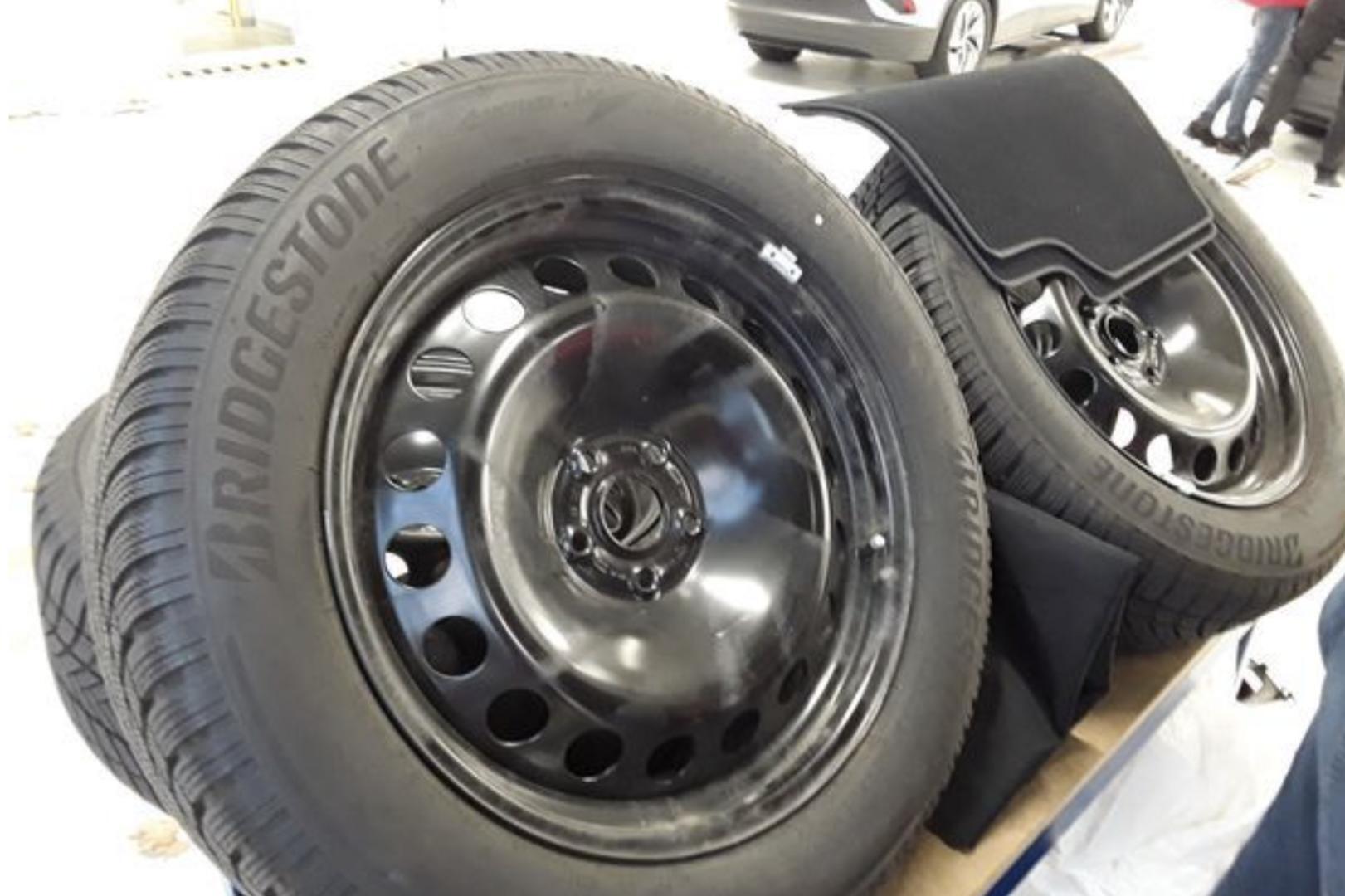 VOLKSWAGEN ID.4 2024