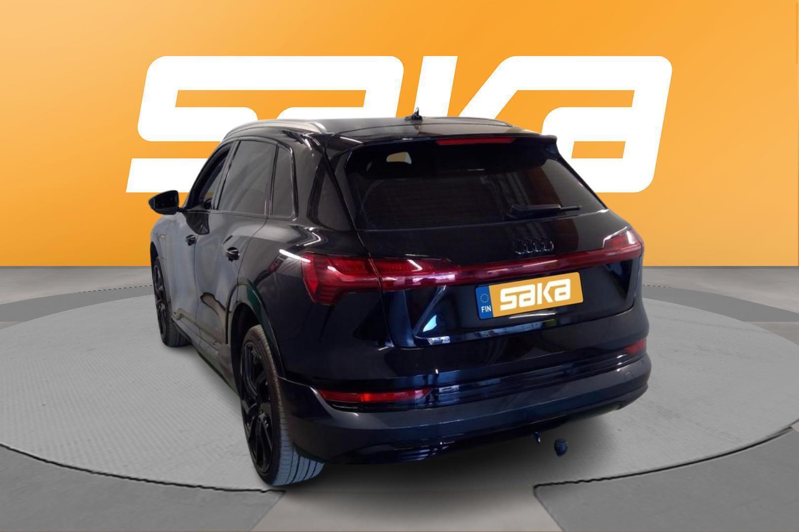 AUDI e-tron 2022