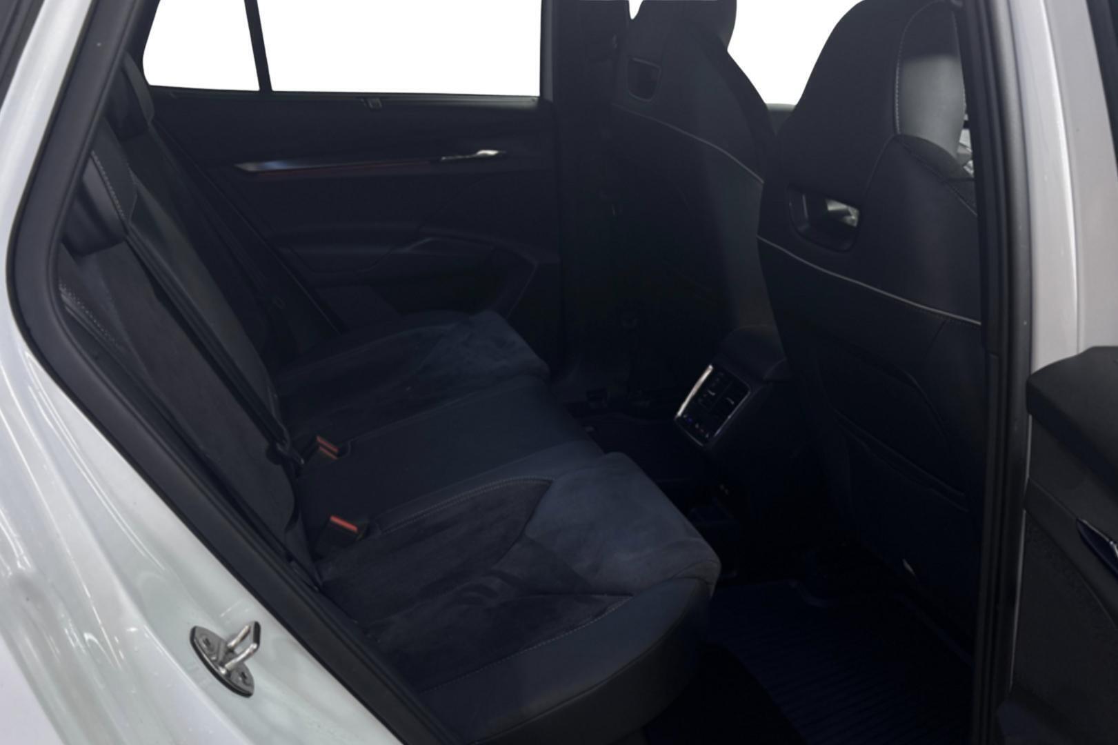 SKODA Enyaq 2023