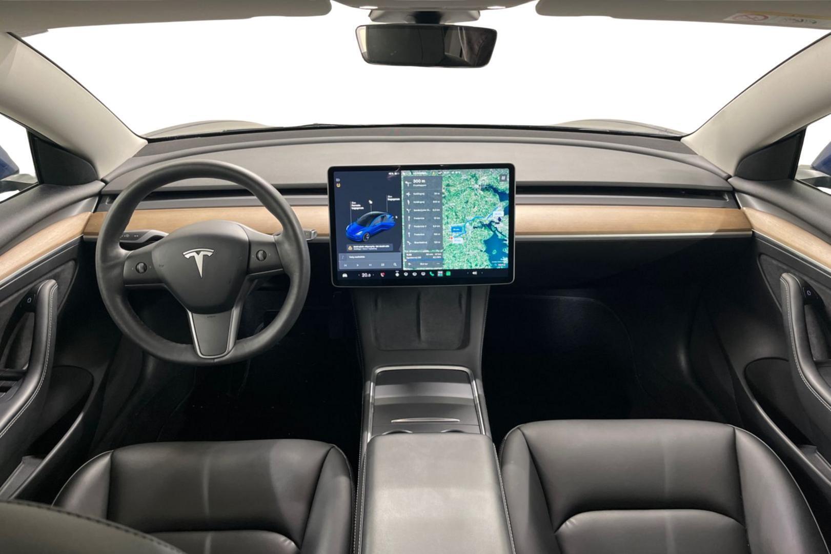 TESLA Model 3 2021