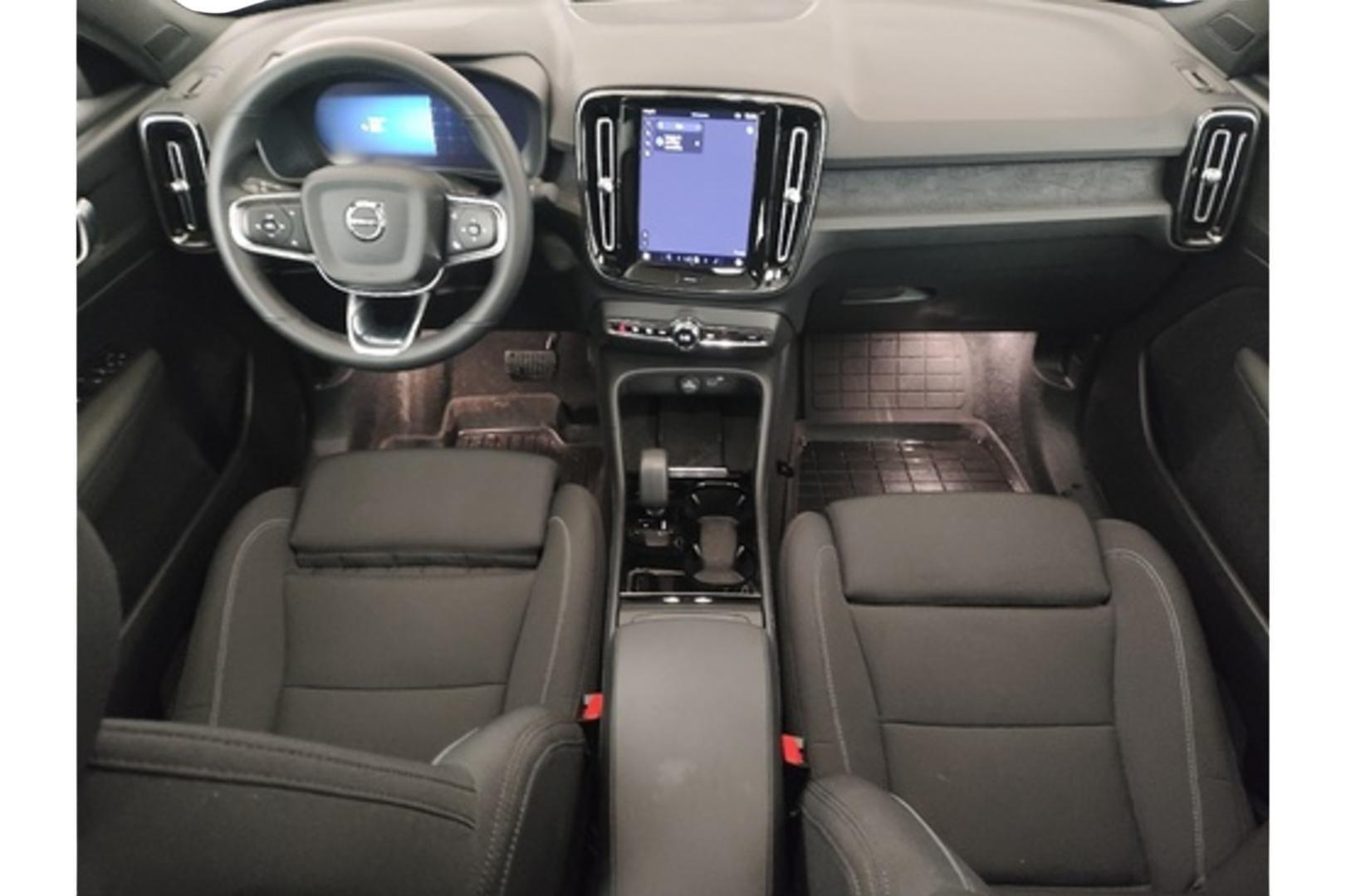 VOLVO C40 2023