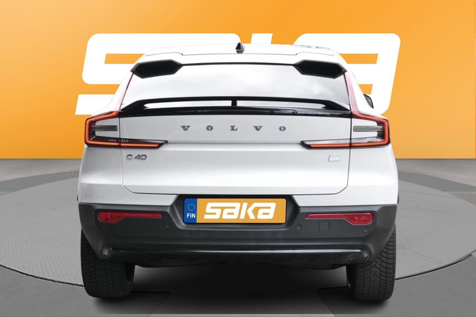 VOLVO C40 2023