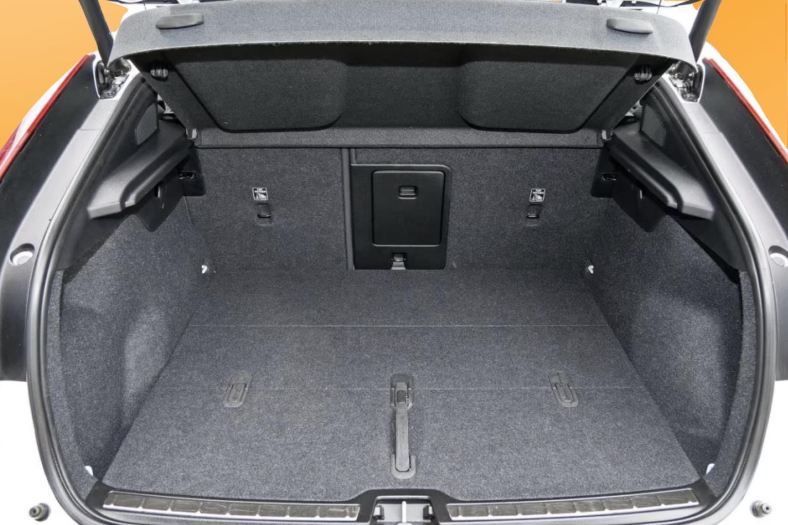 VOLVO C40 2023