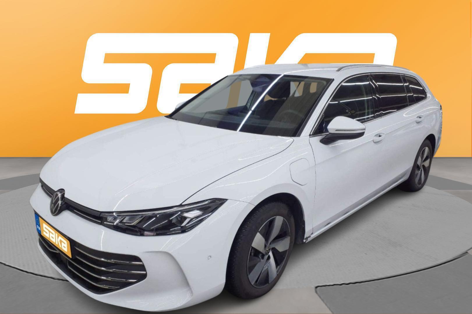 VOLKSWAGEN Passat 2025