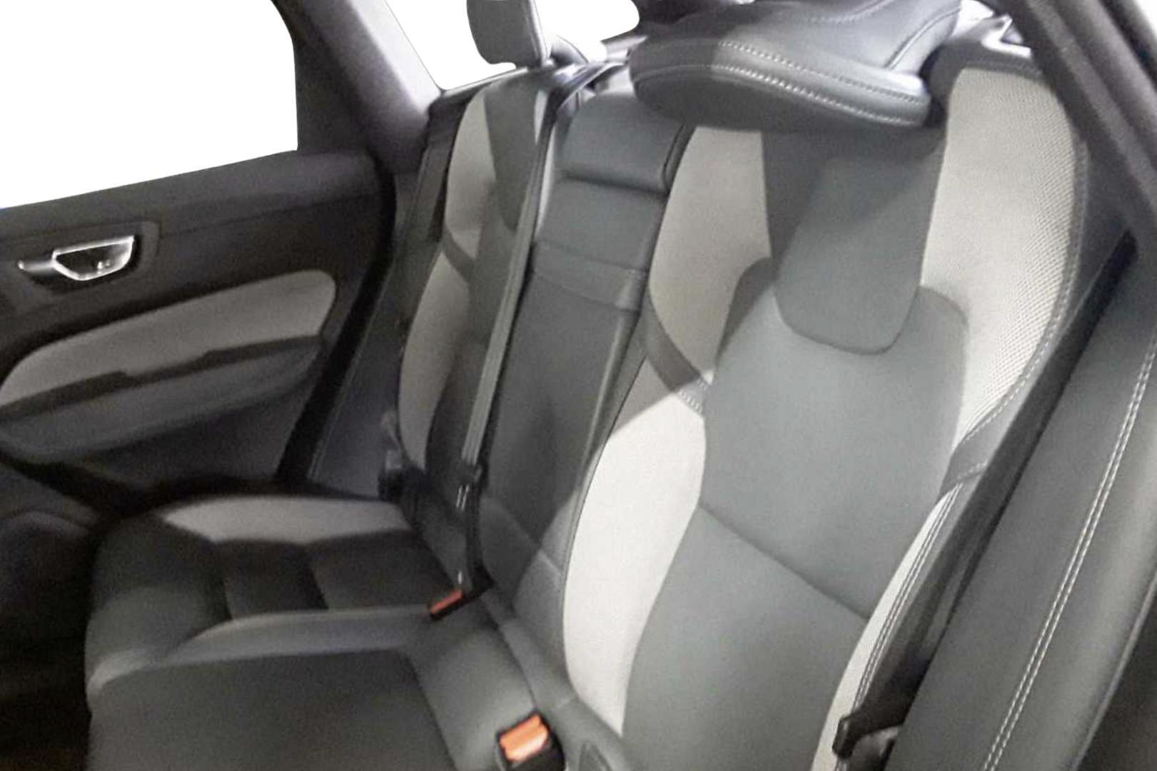 VOLVO XC60 2022
