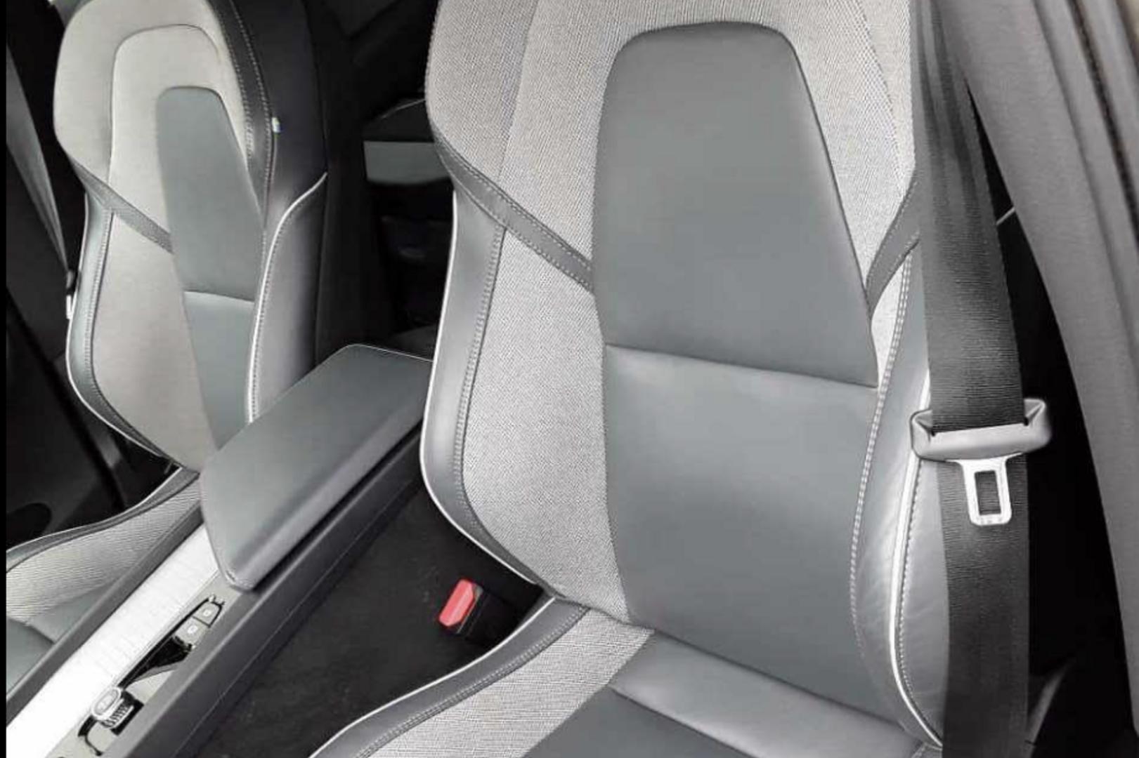 VOLVO XC60 2022