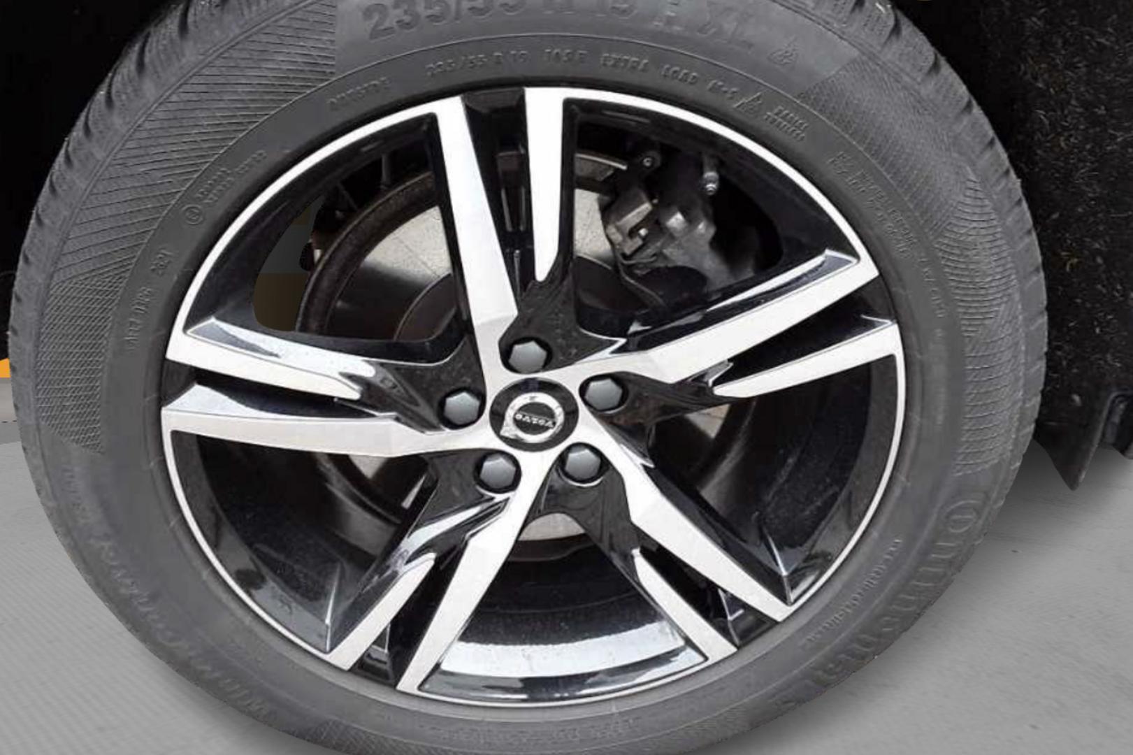 VOLVO XC60 2022
