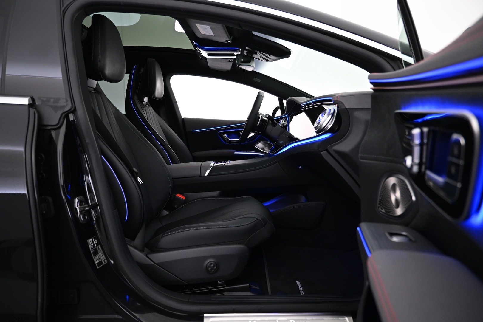 MERCEDES-BENZ EQS 2025