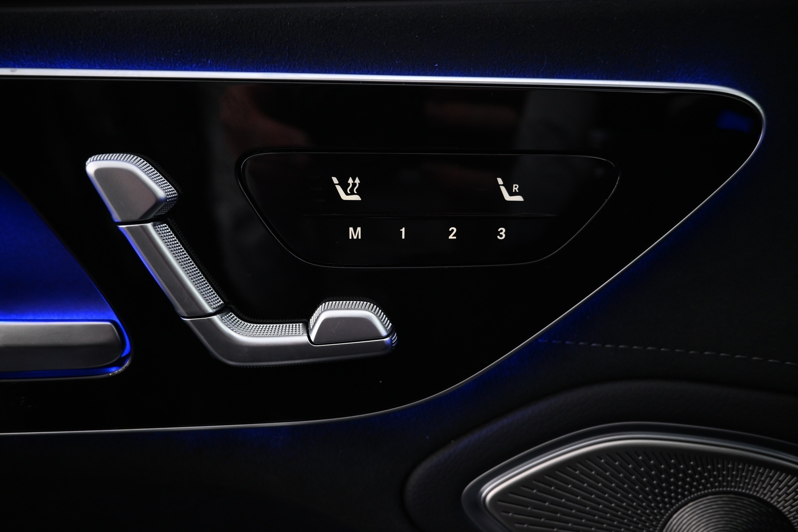 MERCEDES-BENZ EQS 2025