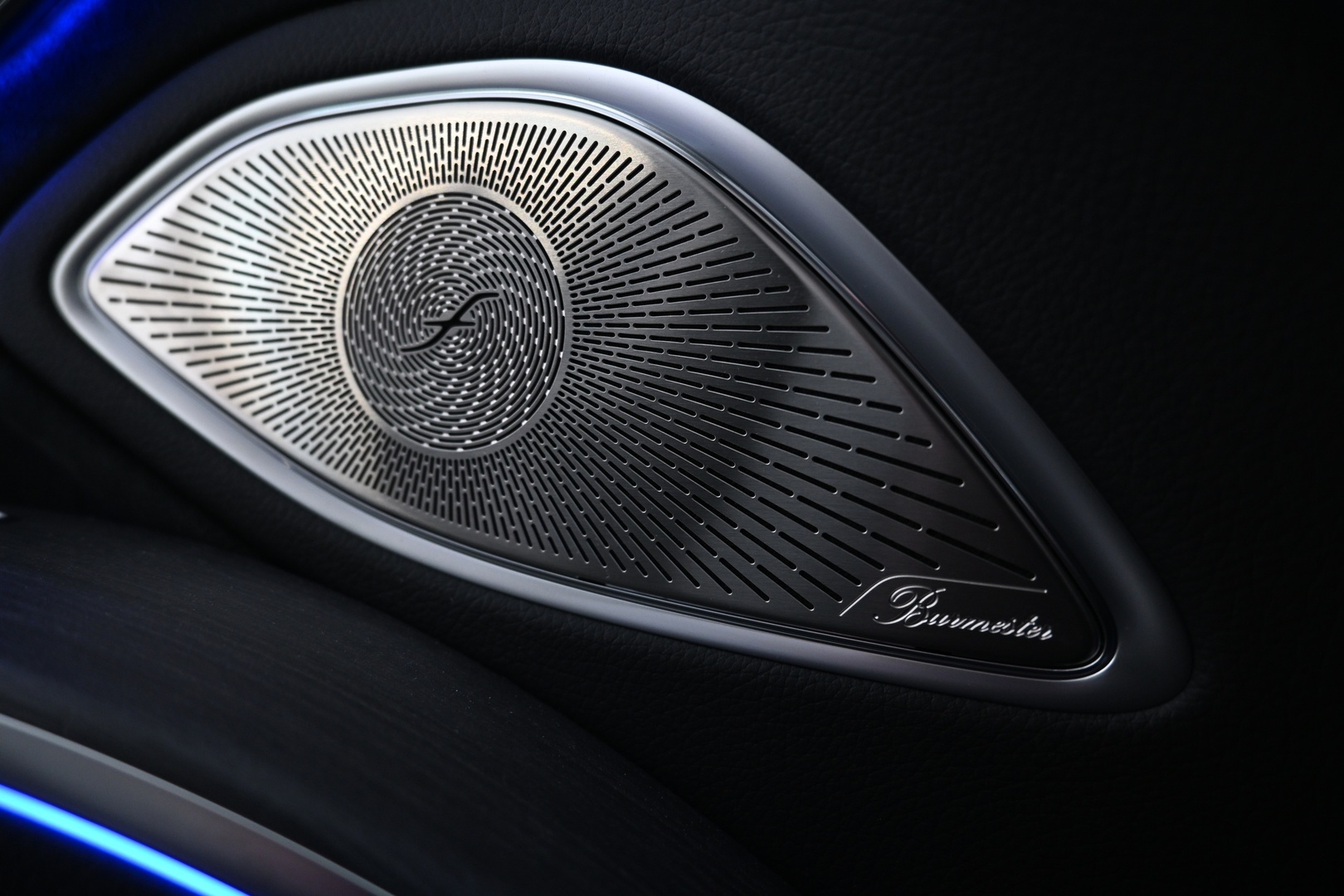 MERCEDES-BENZ EQS 2025