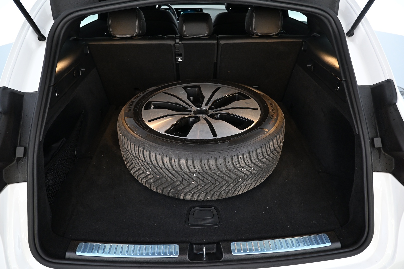 MERCEDES-BENZ EQC 2023