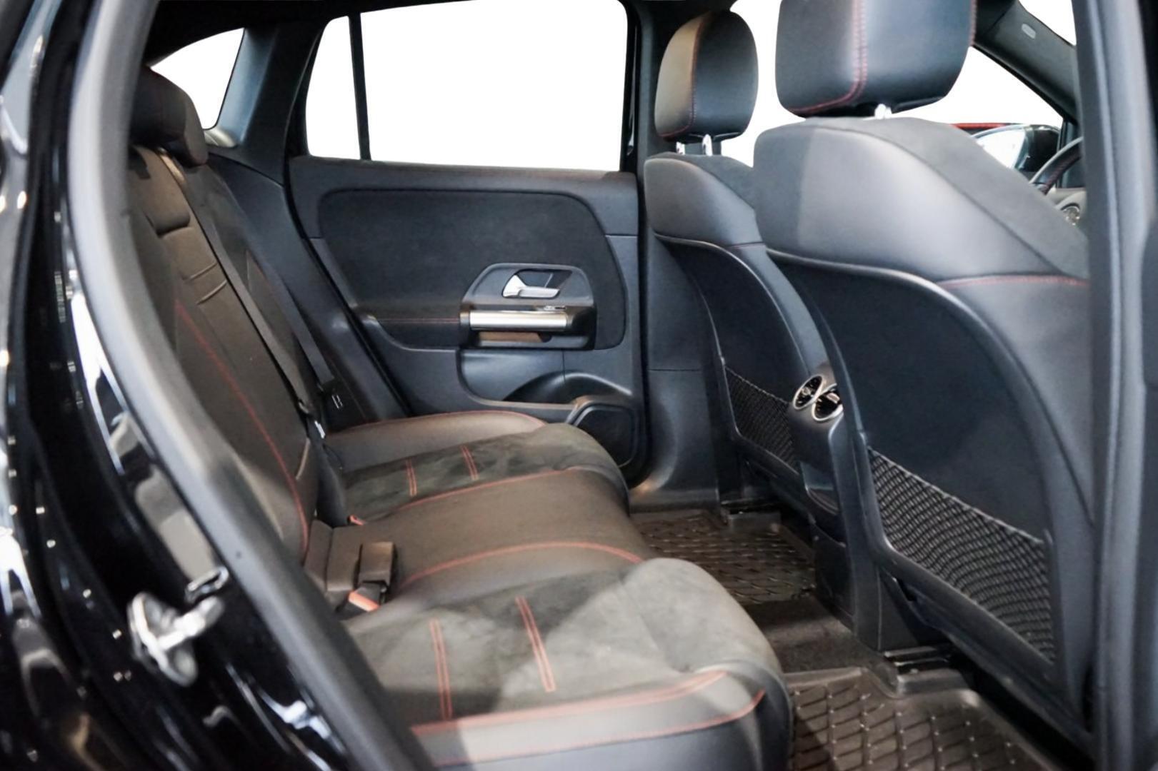 MERCEDES-BENZ EQA 2023