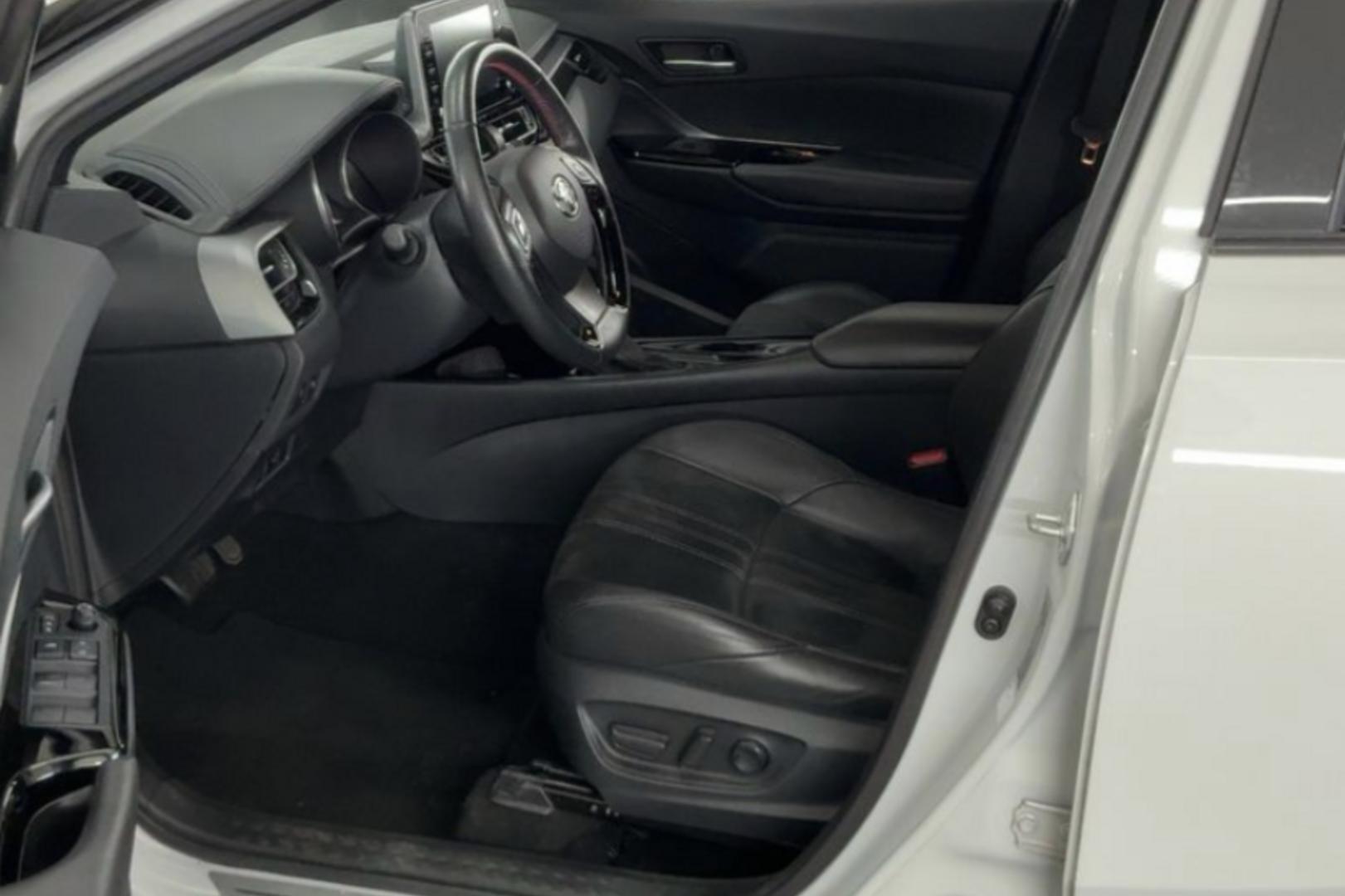TOYOTA C-HR 2021