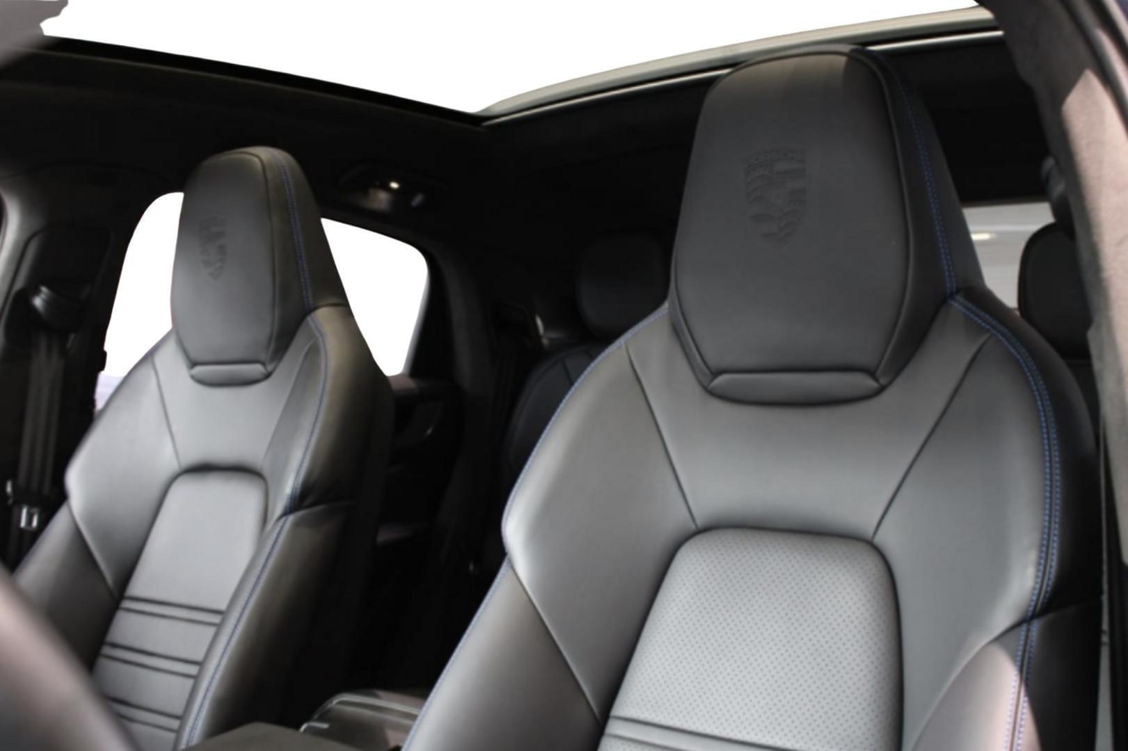 PORSCHE Cayenne 2024