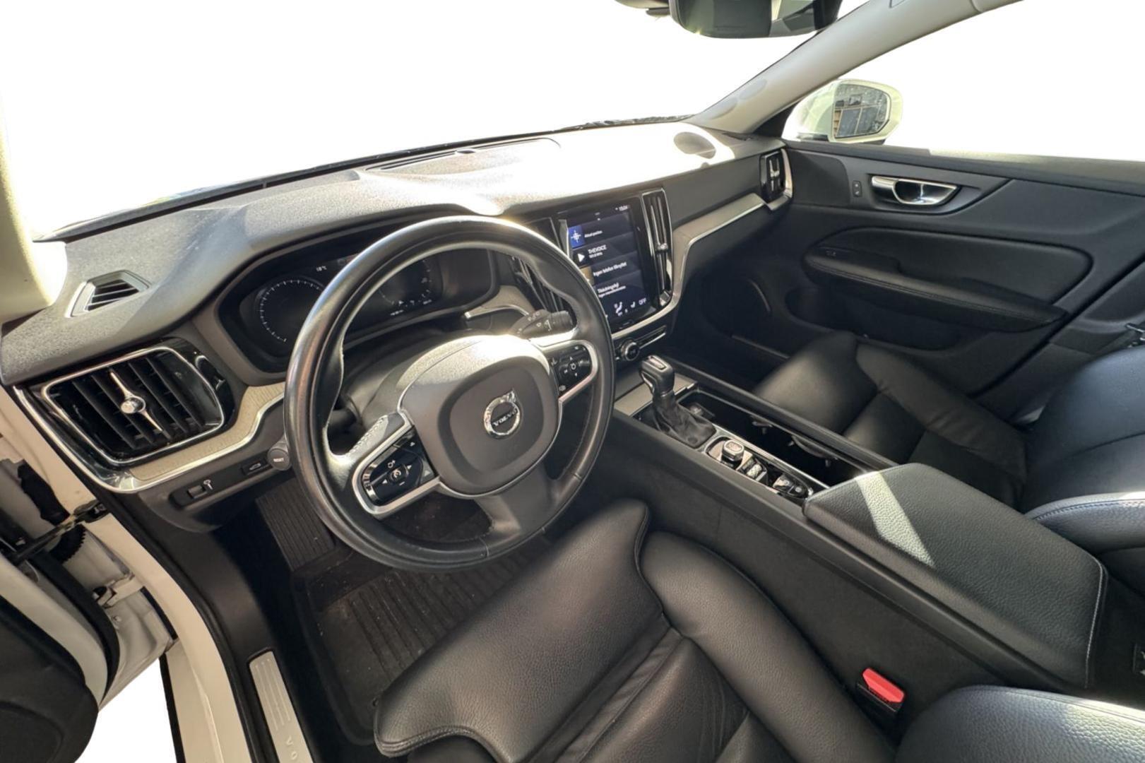 VOLVO V60 2020