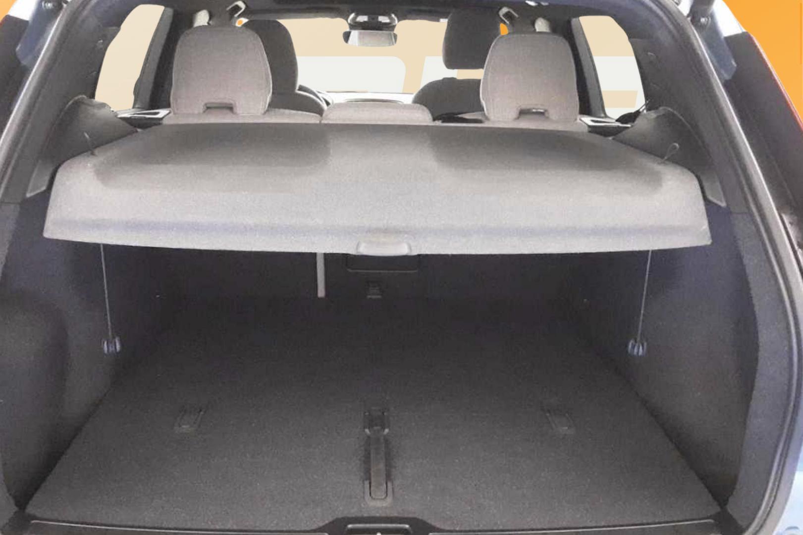 VOLVO XC40 2023