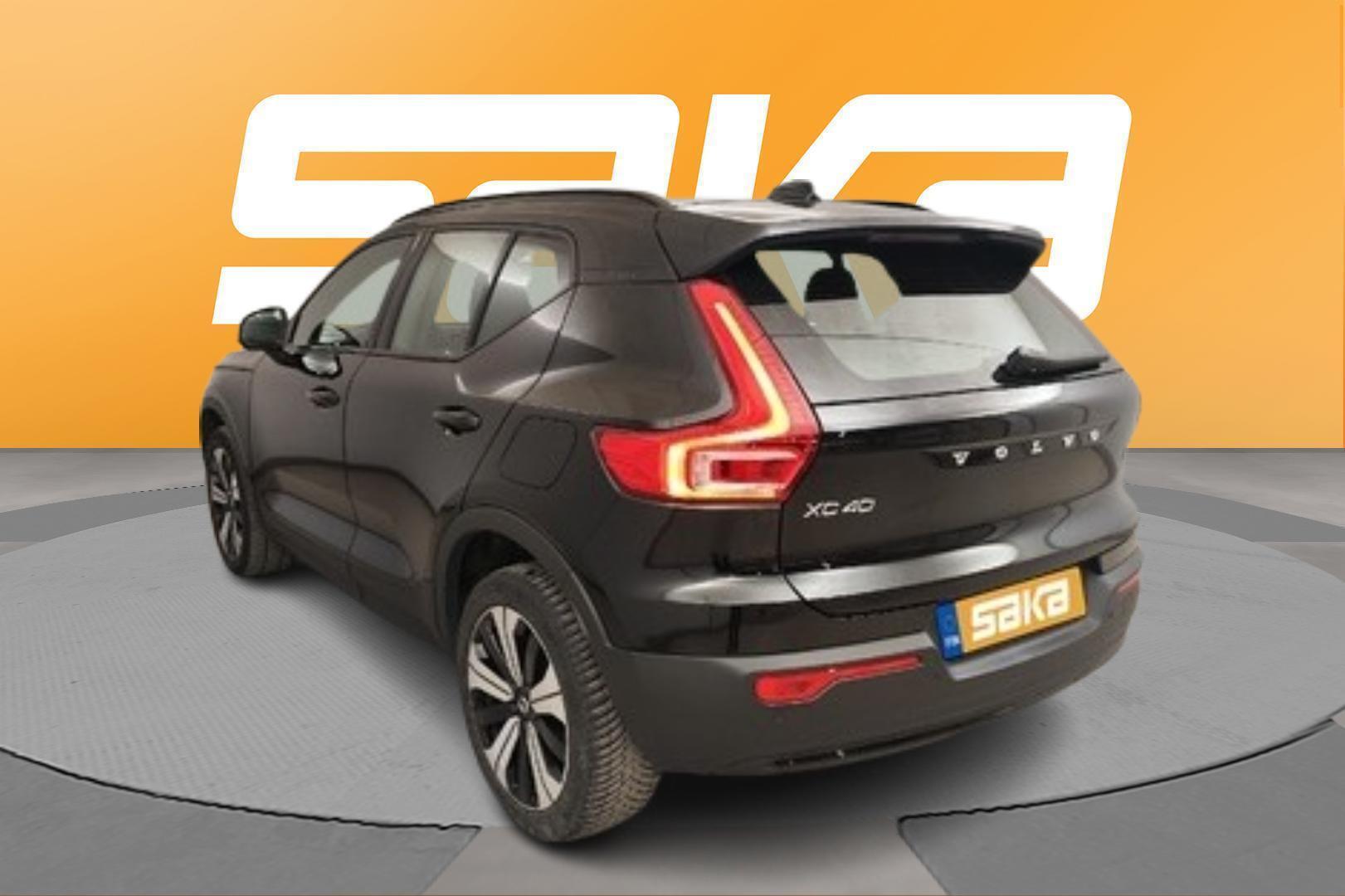 VOLVO XC40 2023
