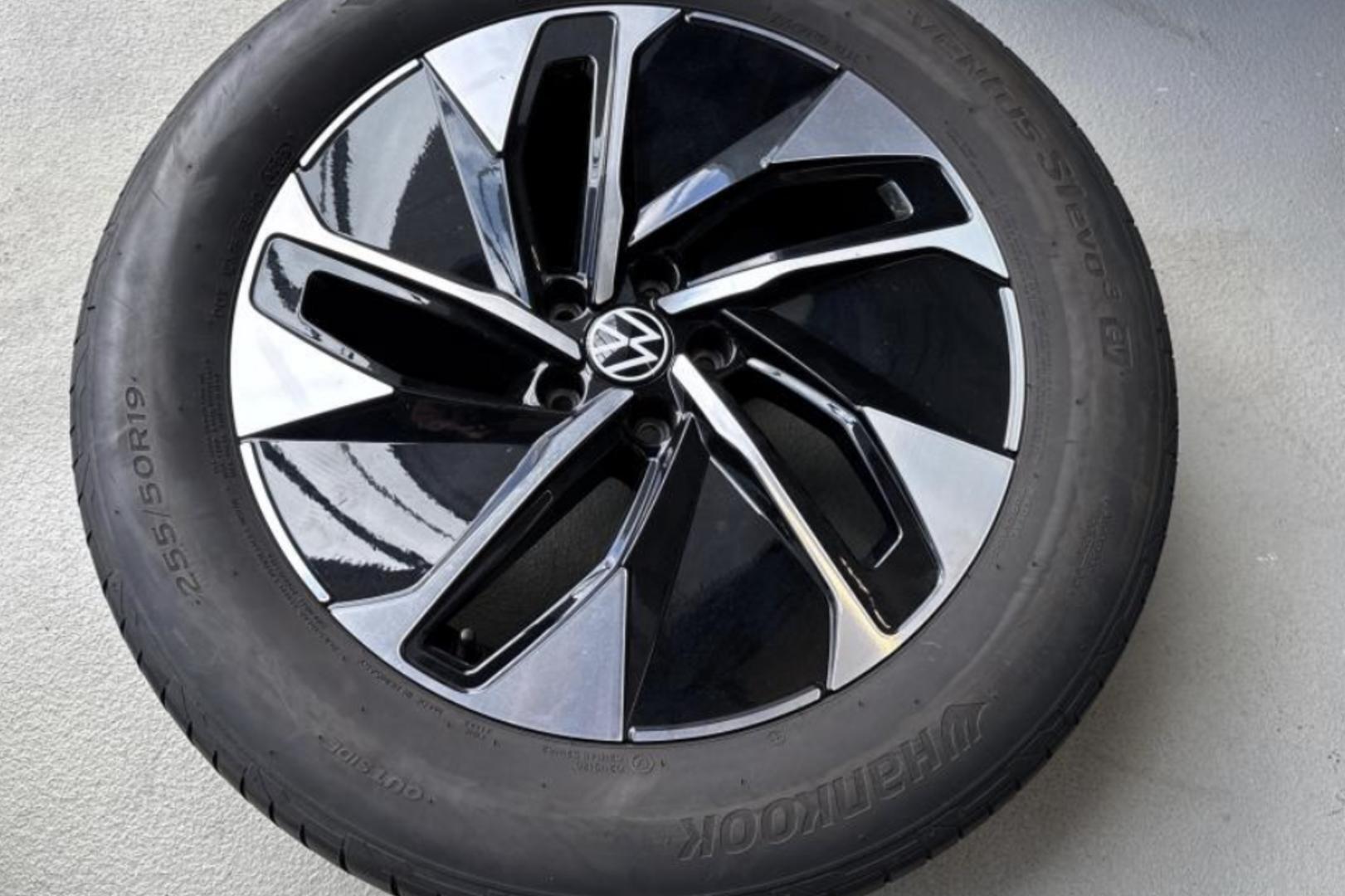 VOLKSWAGEN ID.4 2023