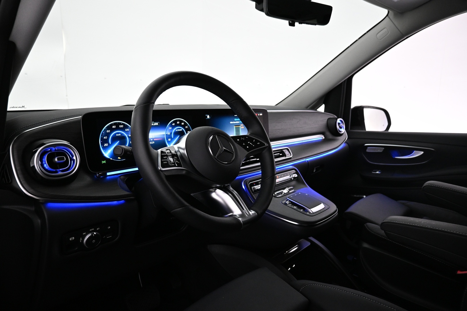 MERCEDES-BENZ EQV 2026