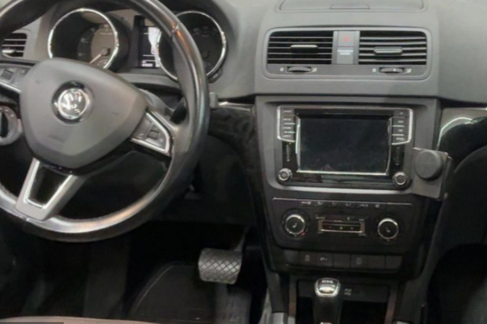 SKODA Yeti 2015