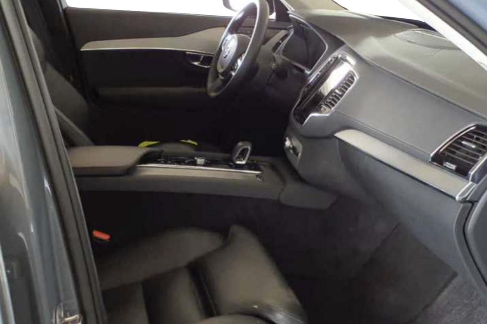 VOLVO XC90 2023