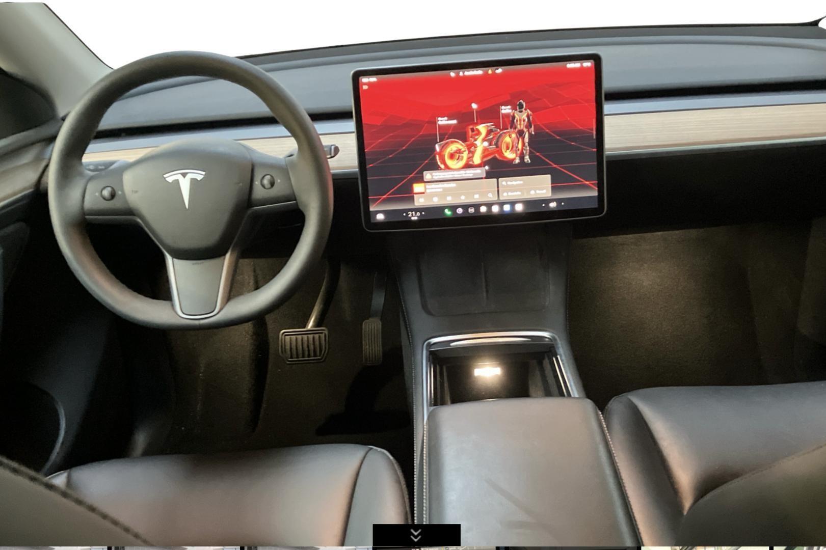 TESLA Model Y 2023