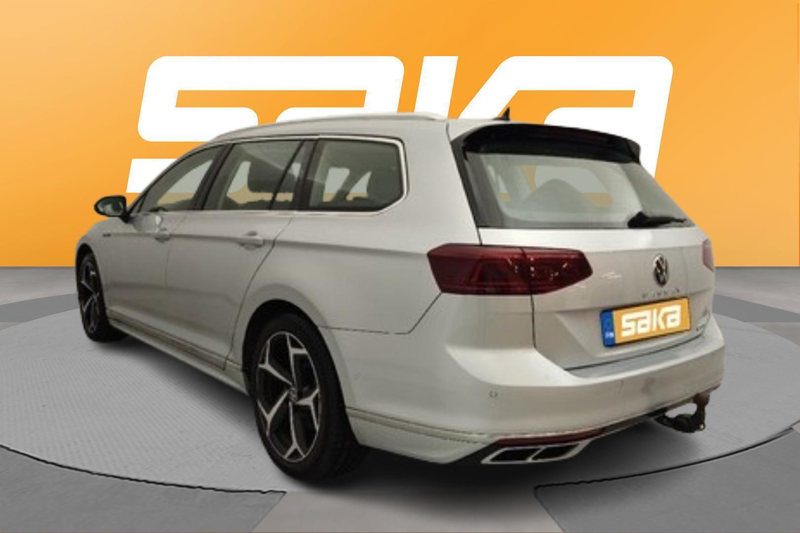 VOLKSWAGEN Passat 2022