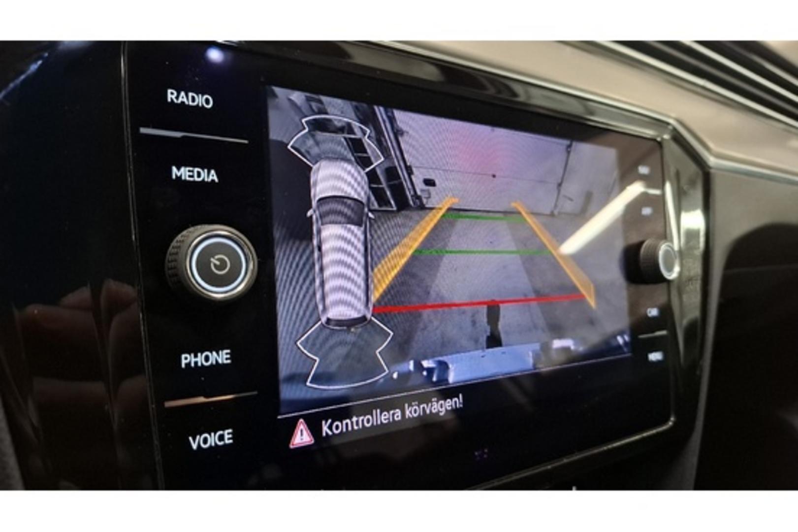 VOLKSWAGEN Passat 2022