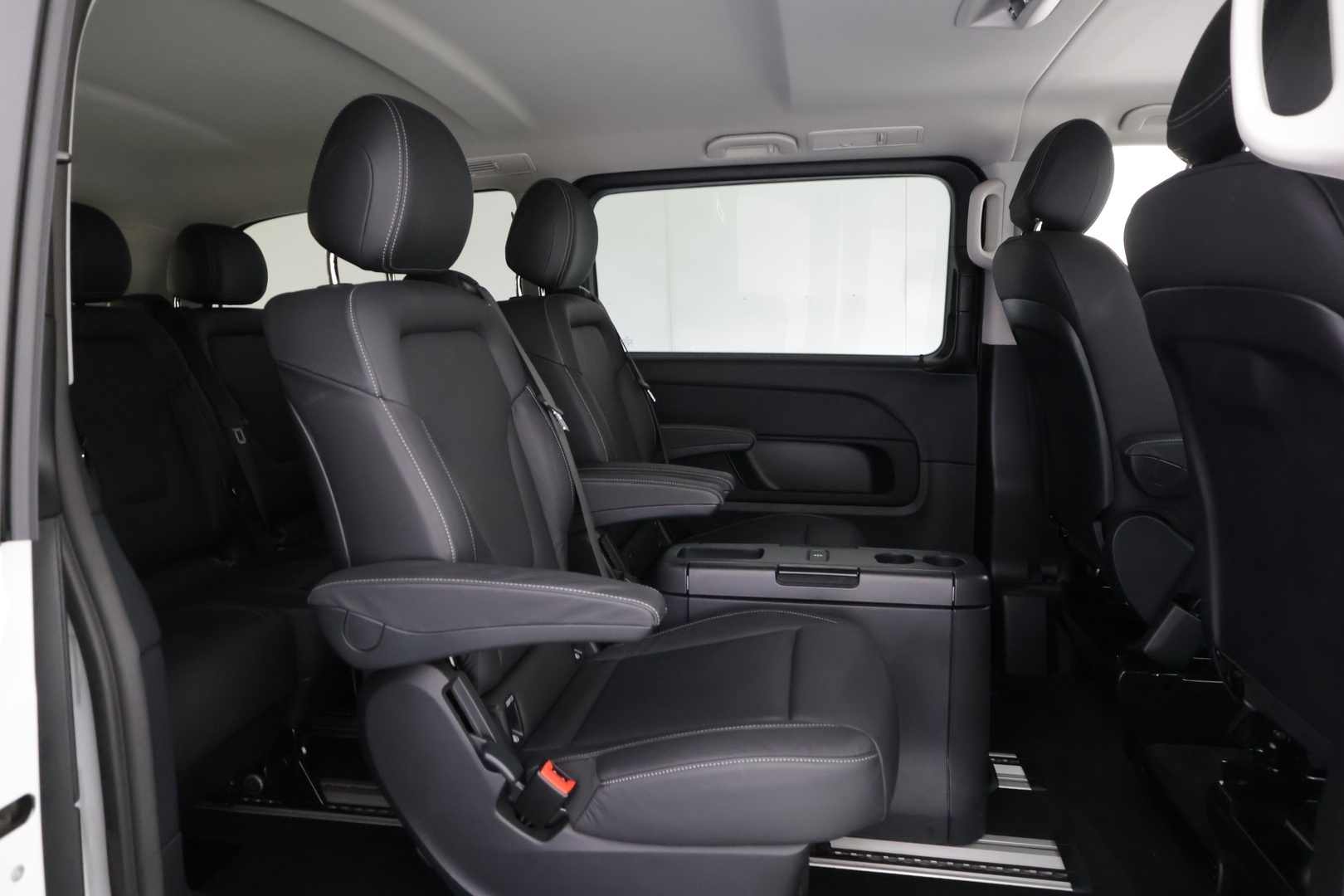 MERCEDES-BENZ EQV 2025