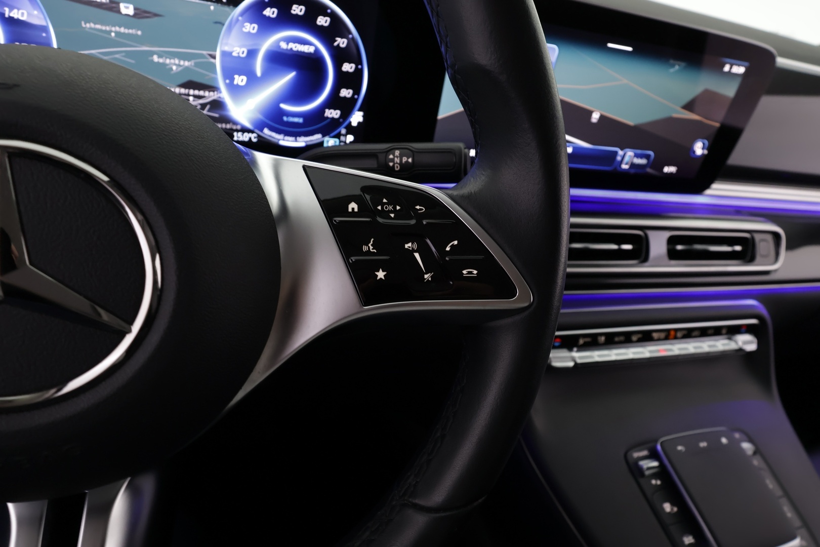 MERCEDES-BENZ EQV 2025