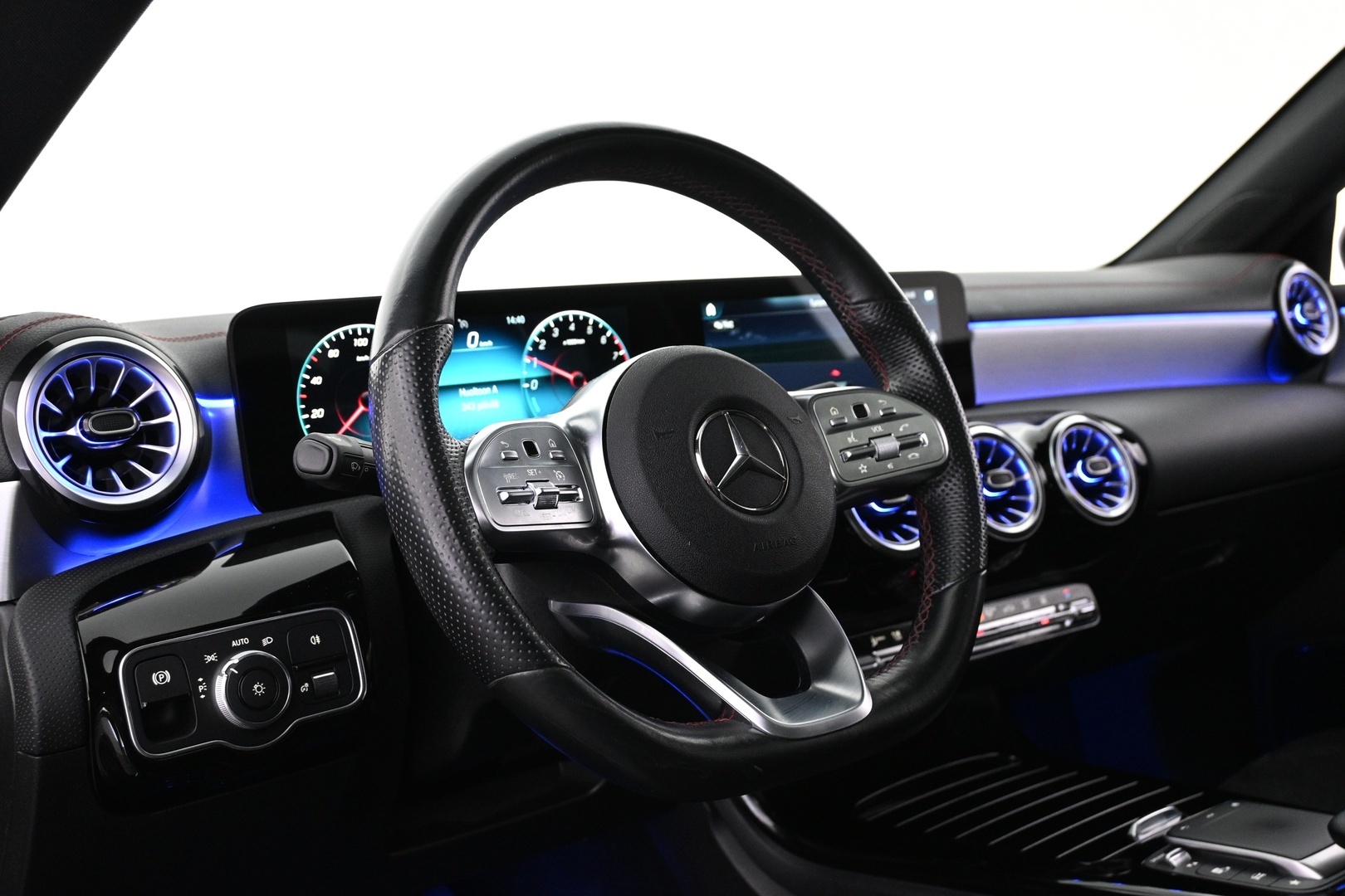 MERCEDES-BENZ CLA 2022