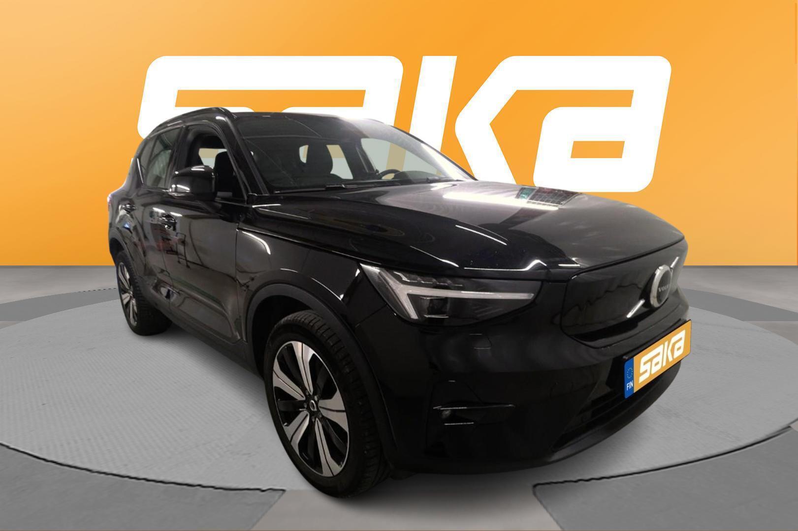 VOLVO XC40 2023