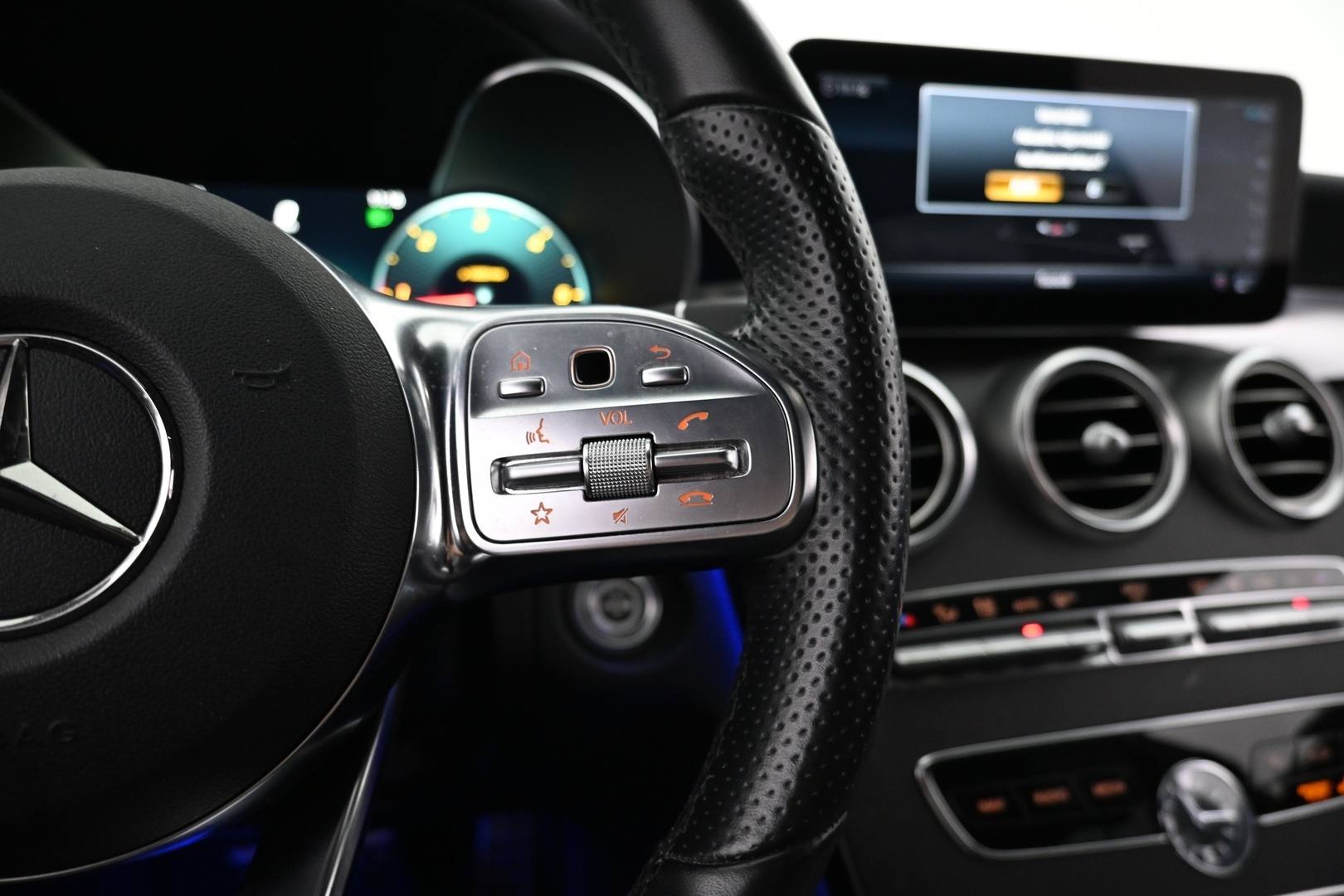 MERCEDES-BENZ C 2019