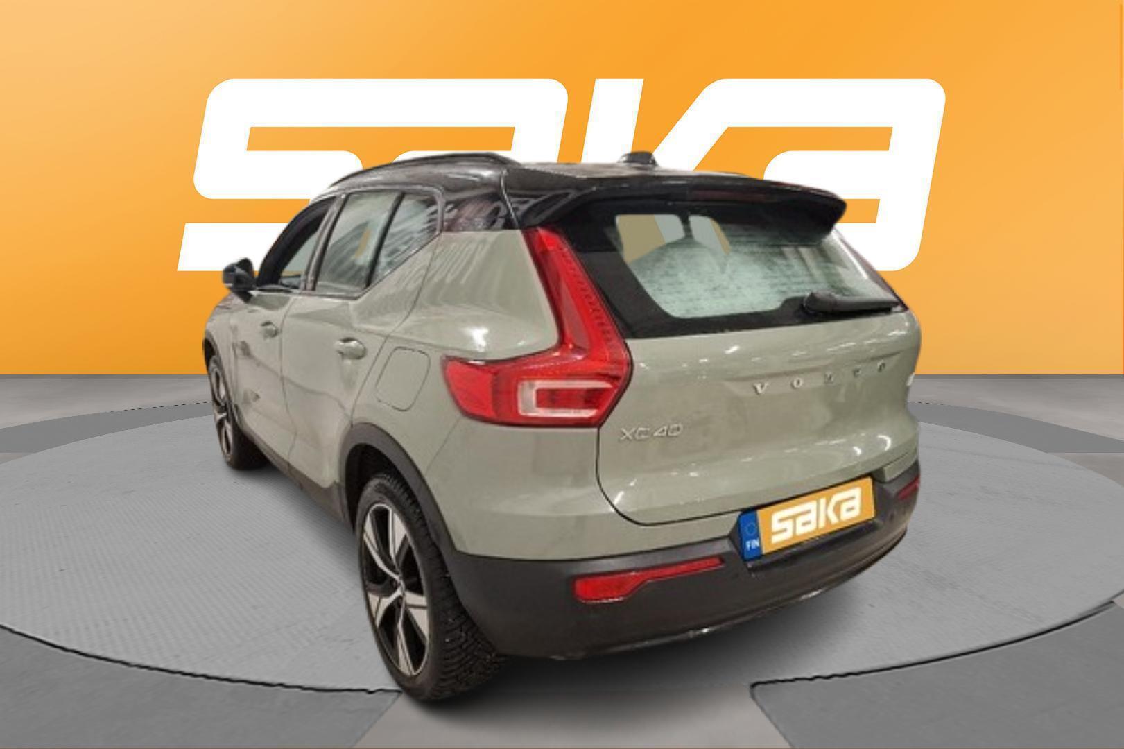 VOLVO XC40 2023