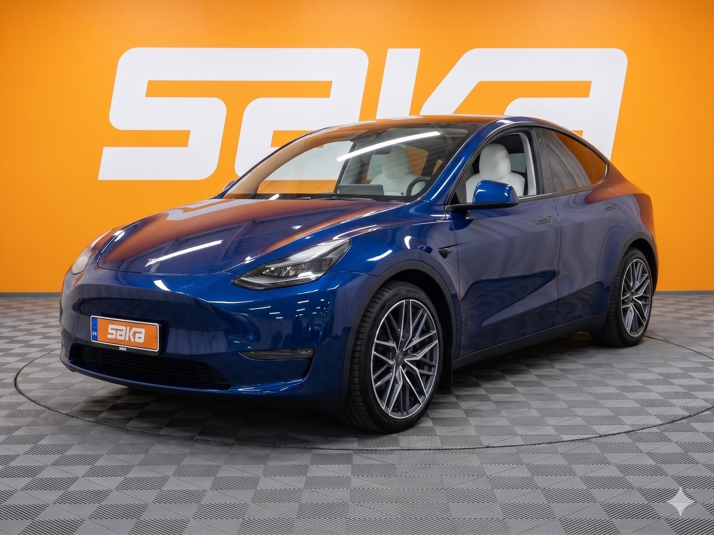 TESLA Model Y 2024