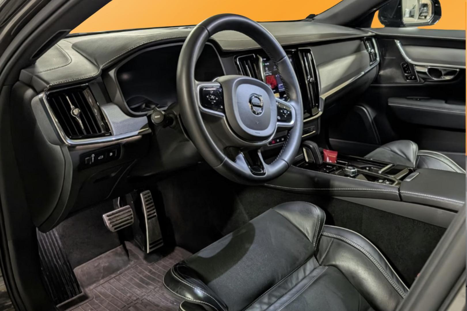 VOLVO V90 2022