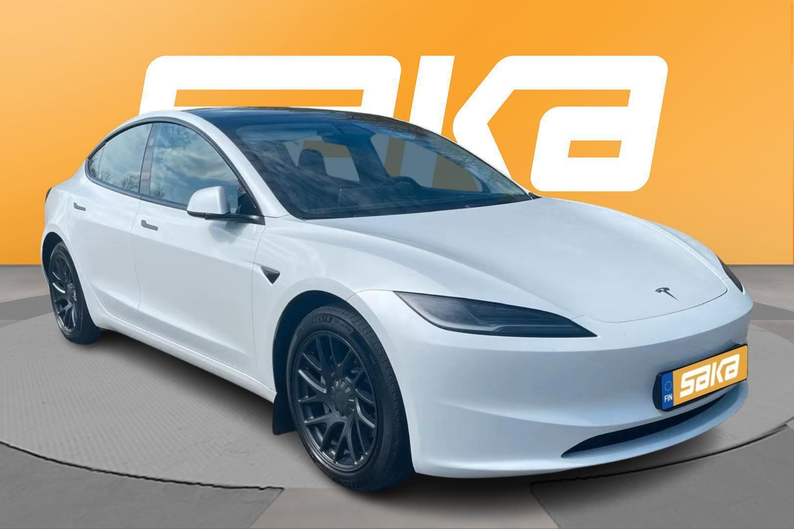 TESLA Model 3 2024