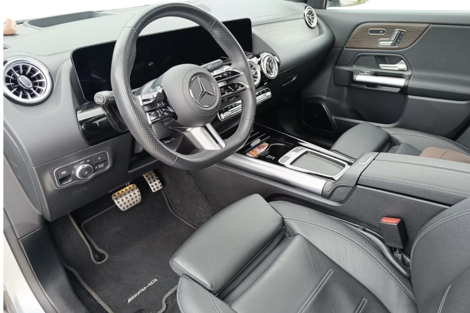 MERCEDES-BENZ EQA 2024